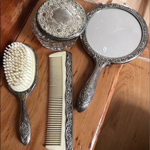 Vintage vanity set